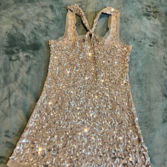 Light Gray/ silver see through, sequin tank top. Size S - Picture 3 of 4